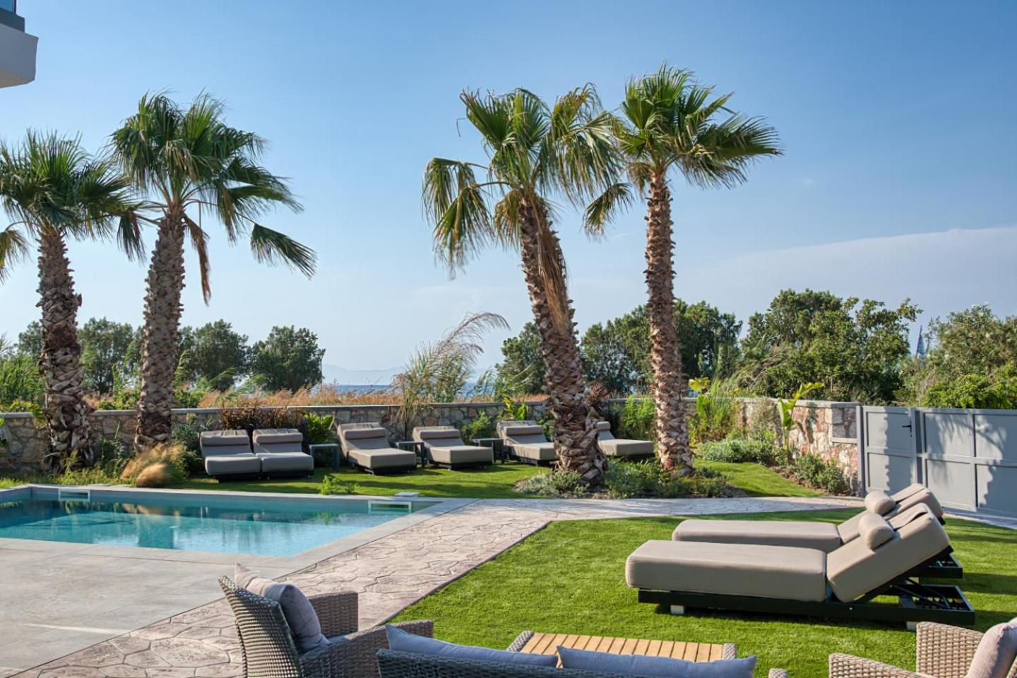 Penelope Beachfront Villa Кремасти Экстерьер фото