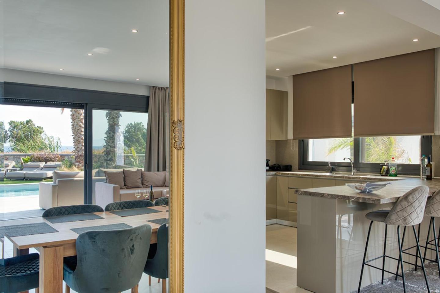 Penelope Beachfront Villa Кремасти Экстерьер фото