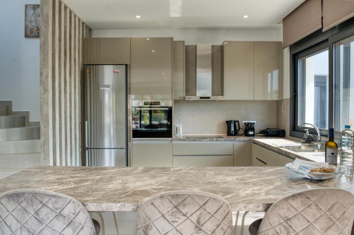 Penelope Beachfront Villa Кремасти Экстерьер фото
